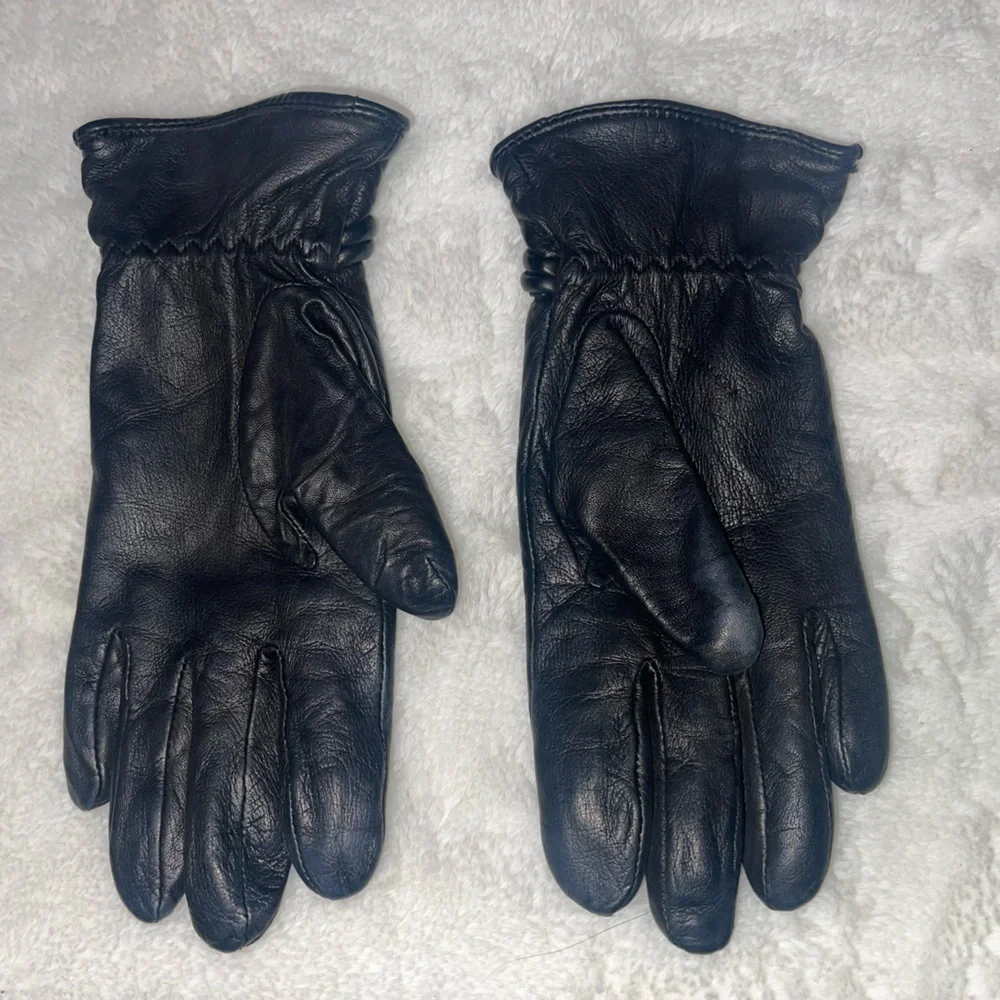 Black Leather Gloves with Cashmere Lining